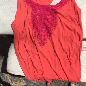 A  woman’s tank top